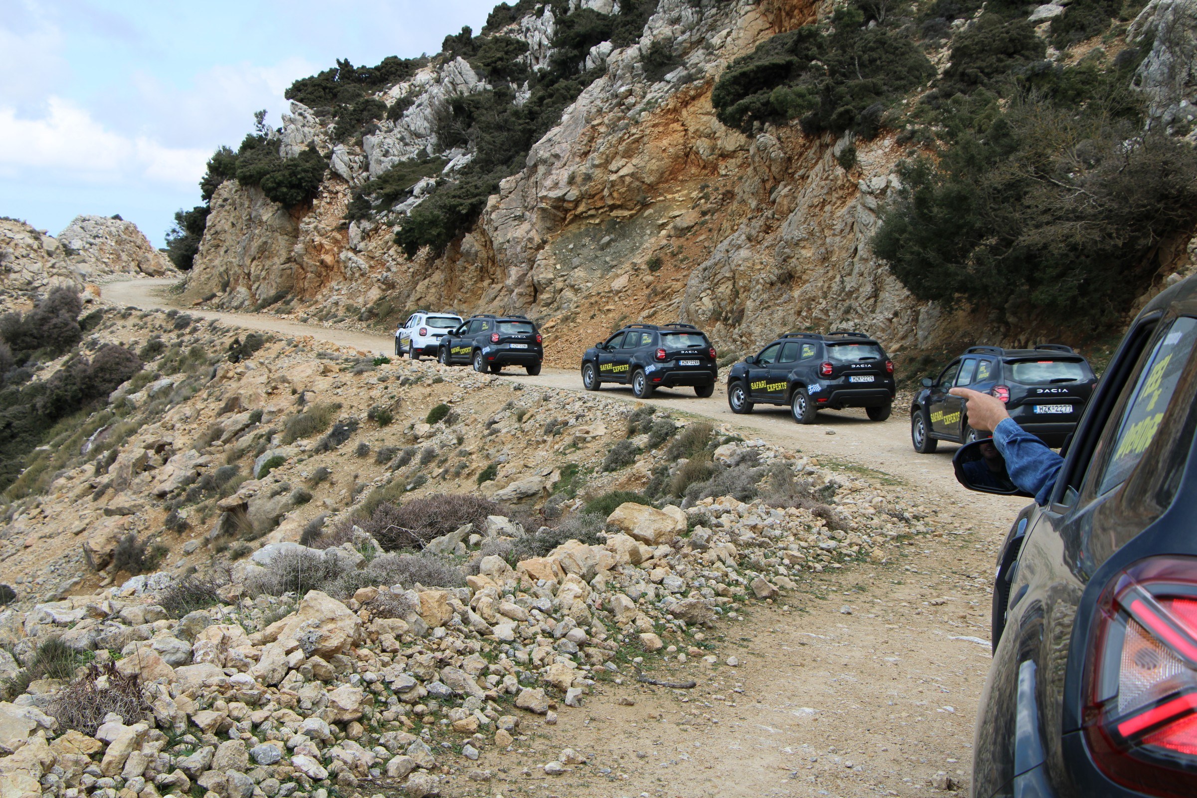 Safari Experts: Ζήστε την Κρήτη πίσω από το τιμόνι σε μια εμπειρία γεμάτη δράση και τοπικό χρώμα!