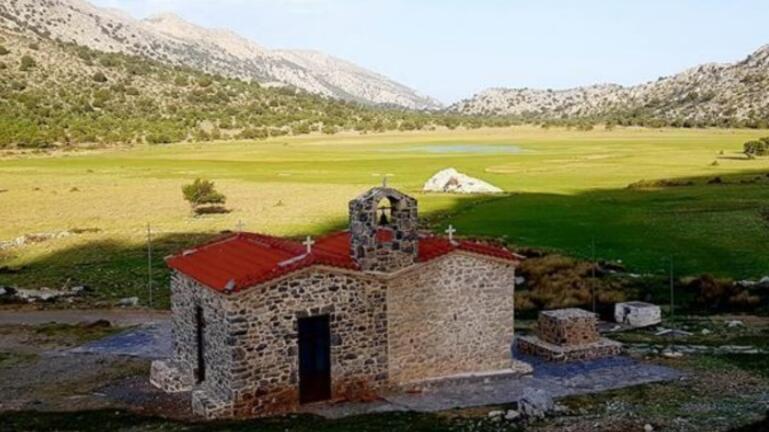 Ιερός Ναός Αγίου Πνεύματος, Ομαλός