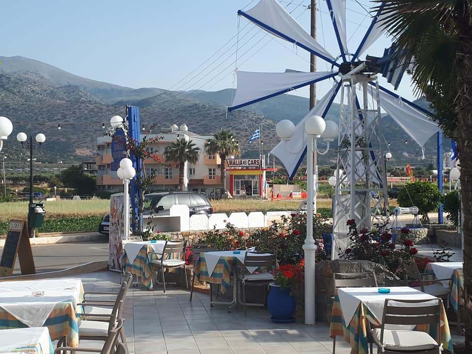Cretan Family Fish and Grill: Φρέσκα ψάρια σε μια οικογενειακή ταβέρνα στα Μάλια