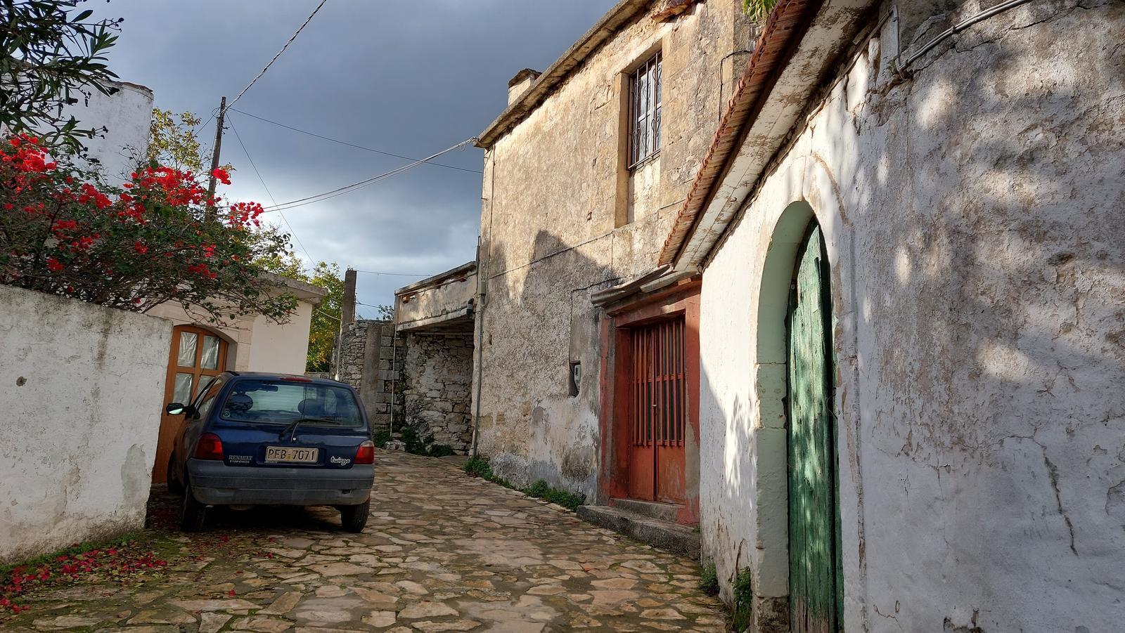 Kato Poros, Rethymno: Surrounded by Greenery