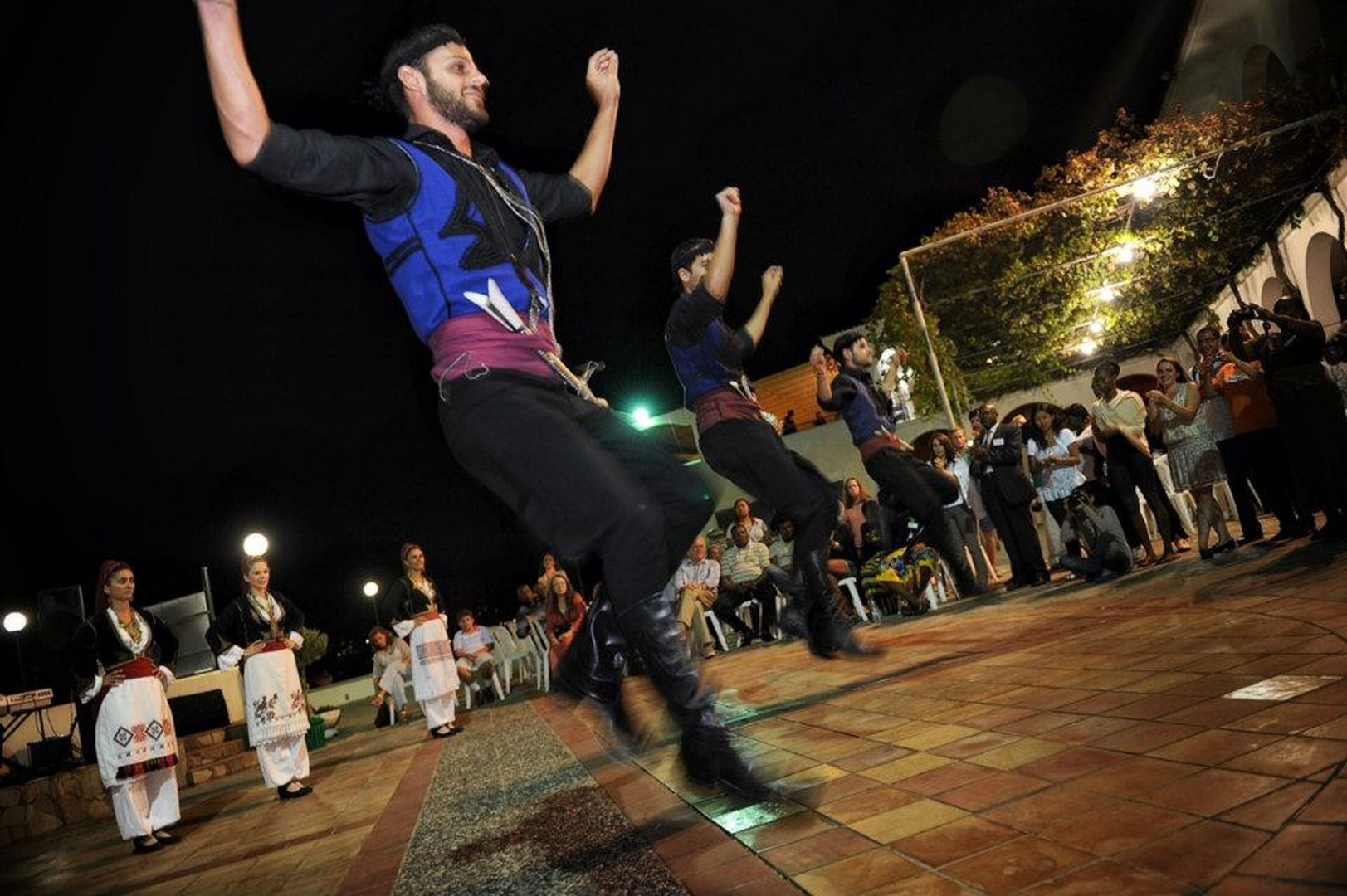 QUIZ: How Much Do You Know About Cretan Dances?