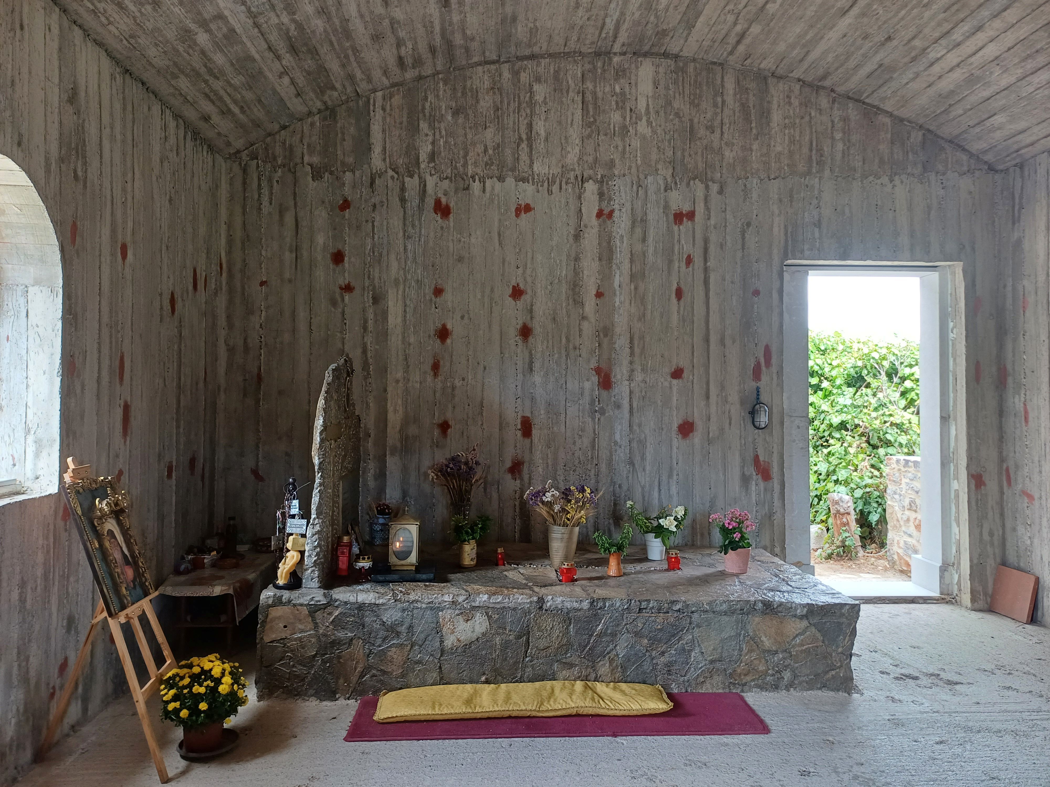 Tomb of Eumenios Saridakis, Ethia
