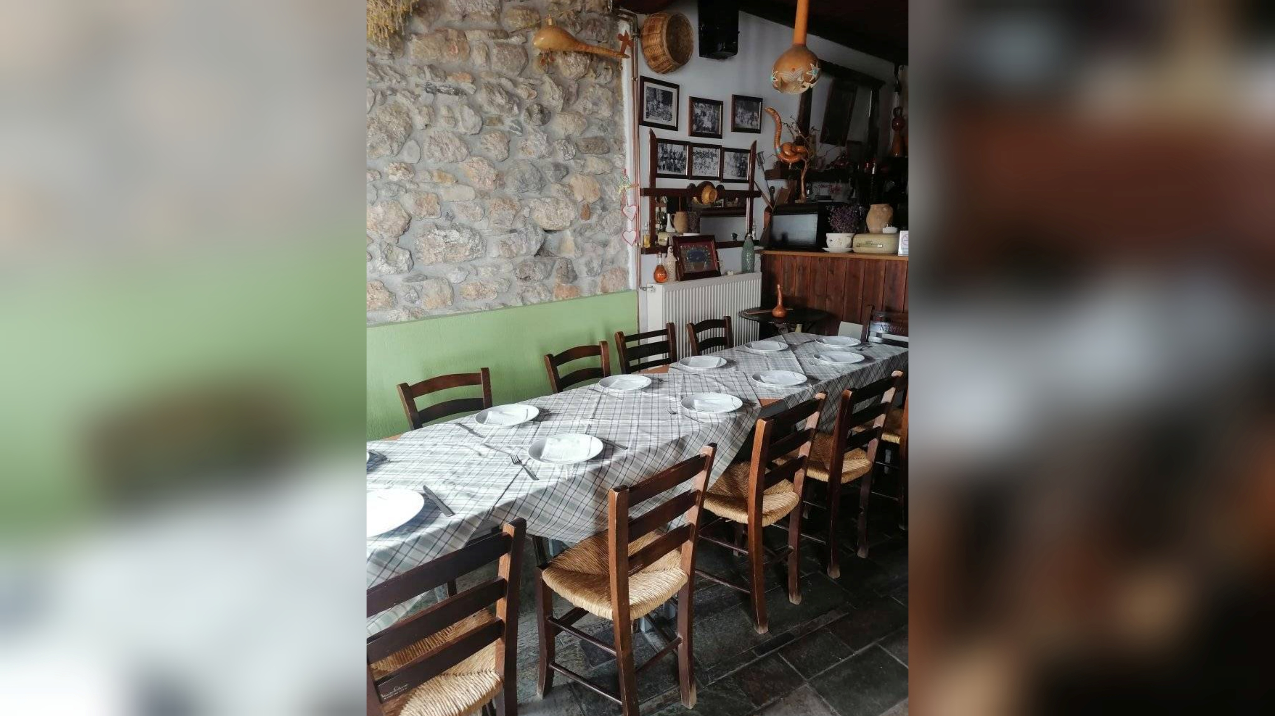 Παραδοσιακό καφενείο- μεζεδοπωλείο «Τσακαλάκης»: Μεζέδες και… βοτανοπωλείο στη Νίβρυτο!